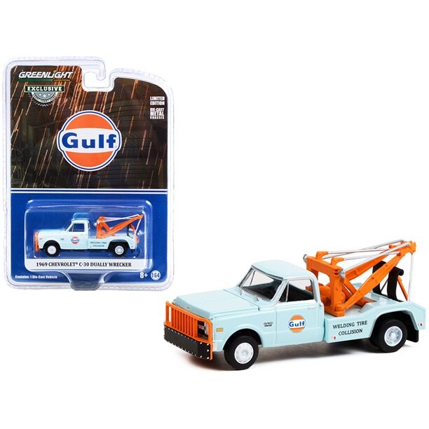 Greenlight 1:64 1969 Chevrolet C-30 Dually Wrecker - Gulf Oil 'Welding Tire Collision' 30275 - Thumbnail