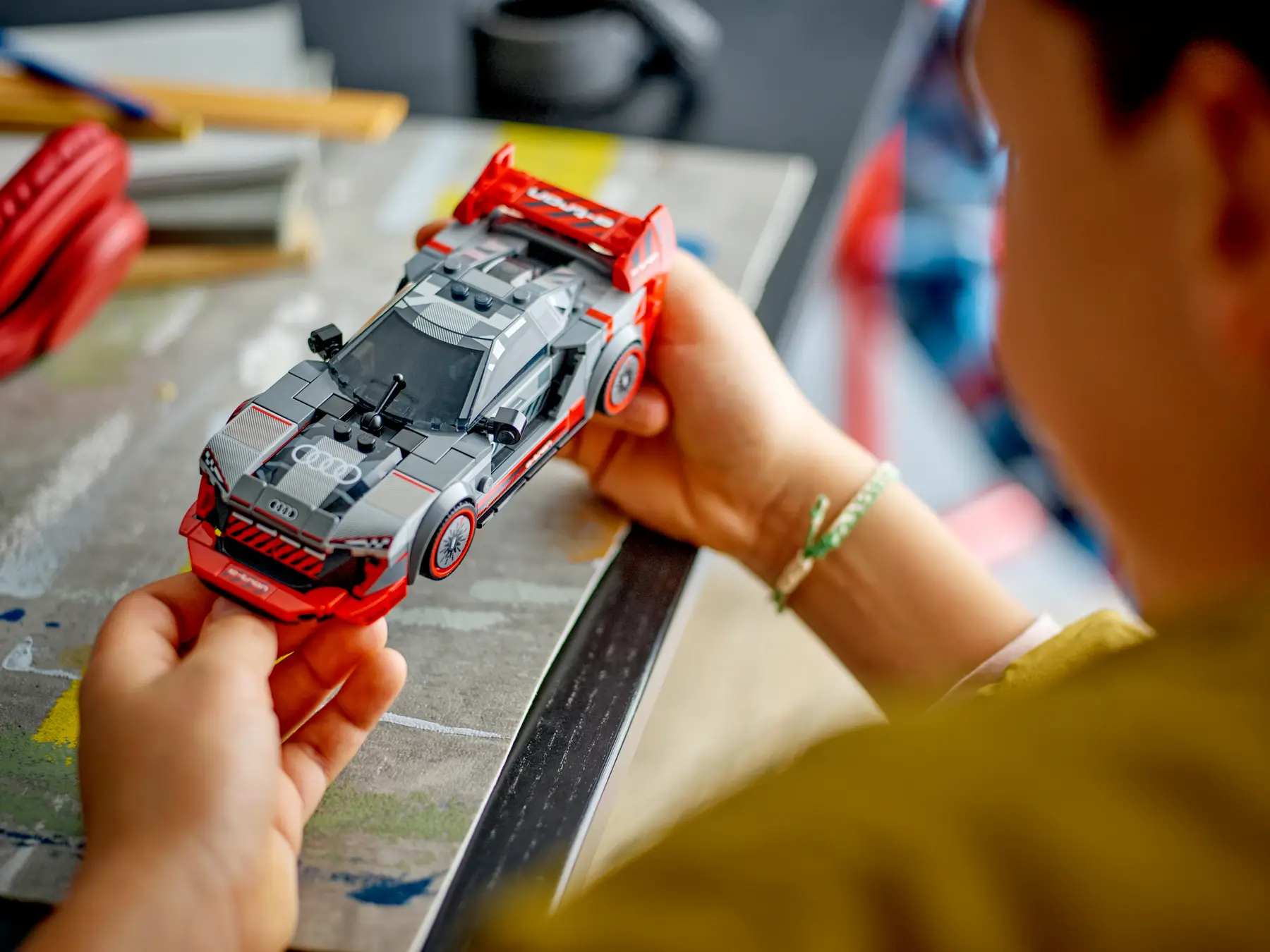 LEGO Speed Champions Audi S1 e-tron quattro Yarış Arabası 76921