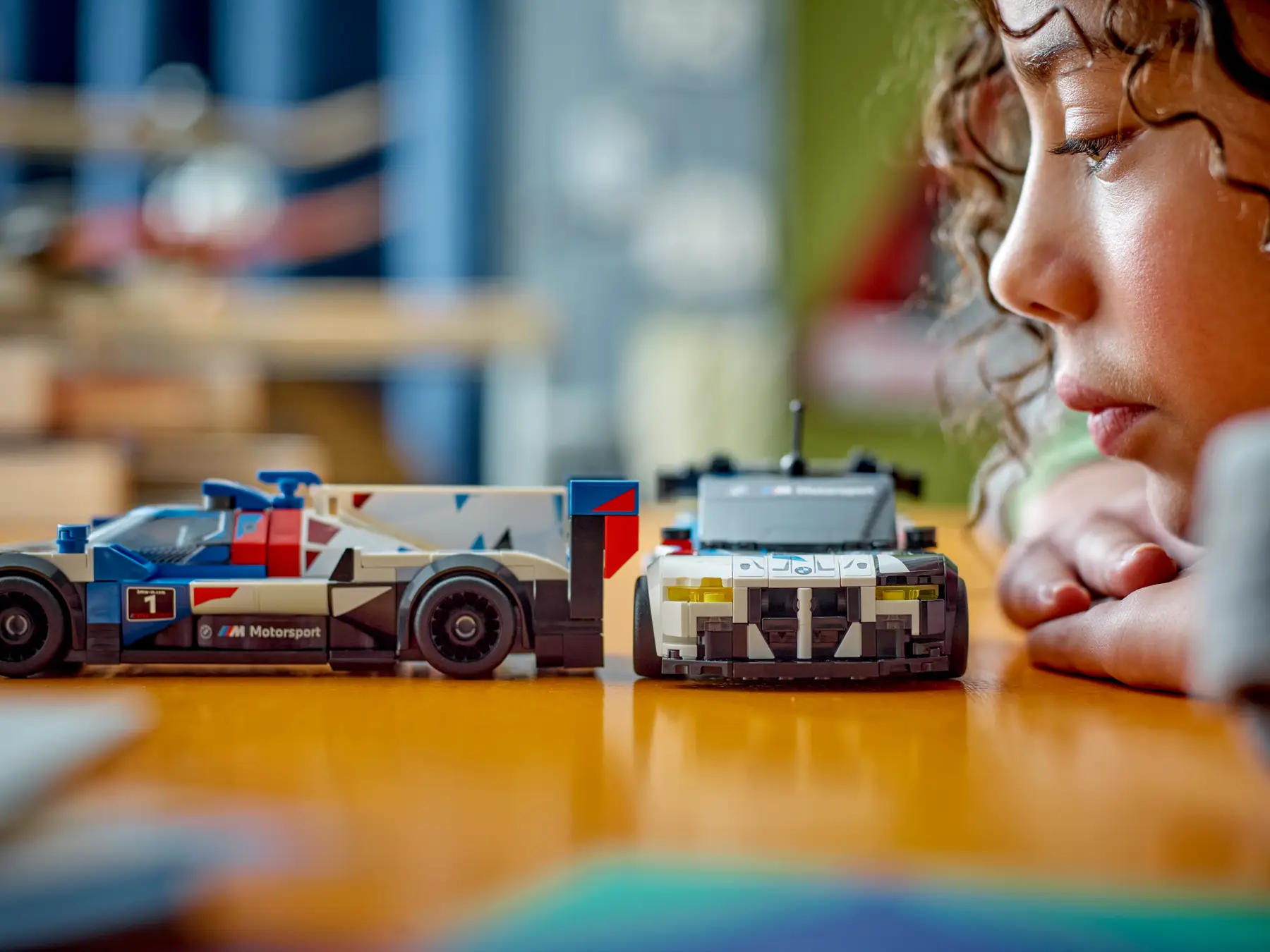 LEGO Speed Champions BMW M4 GT3 ve BMW M Hybrid V8 Yarış Arabaları 76922