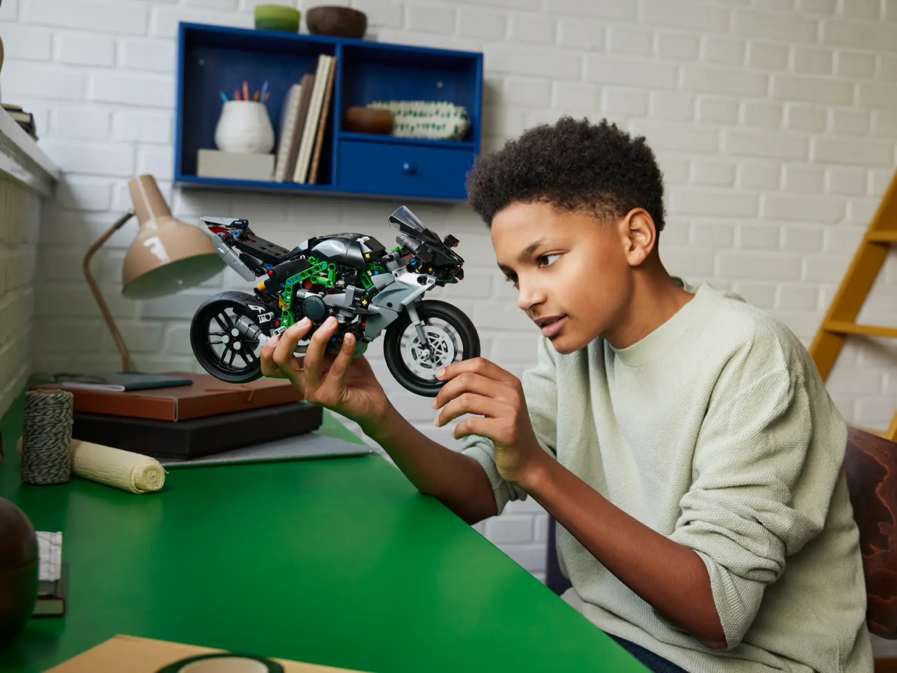 LEGO Technic Kawasaki Ninja H2R Motosiklet 42170