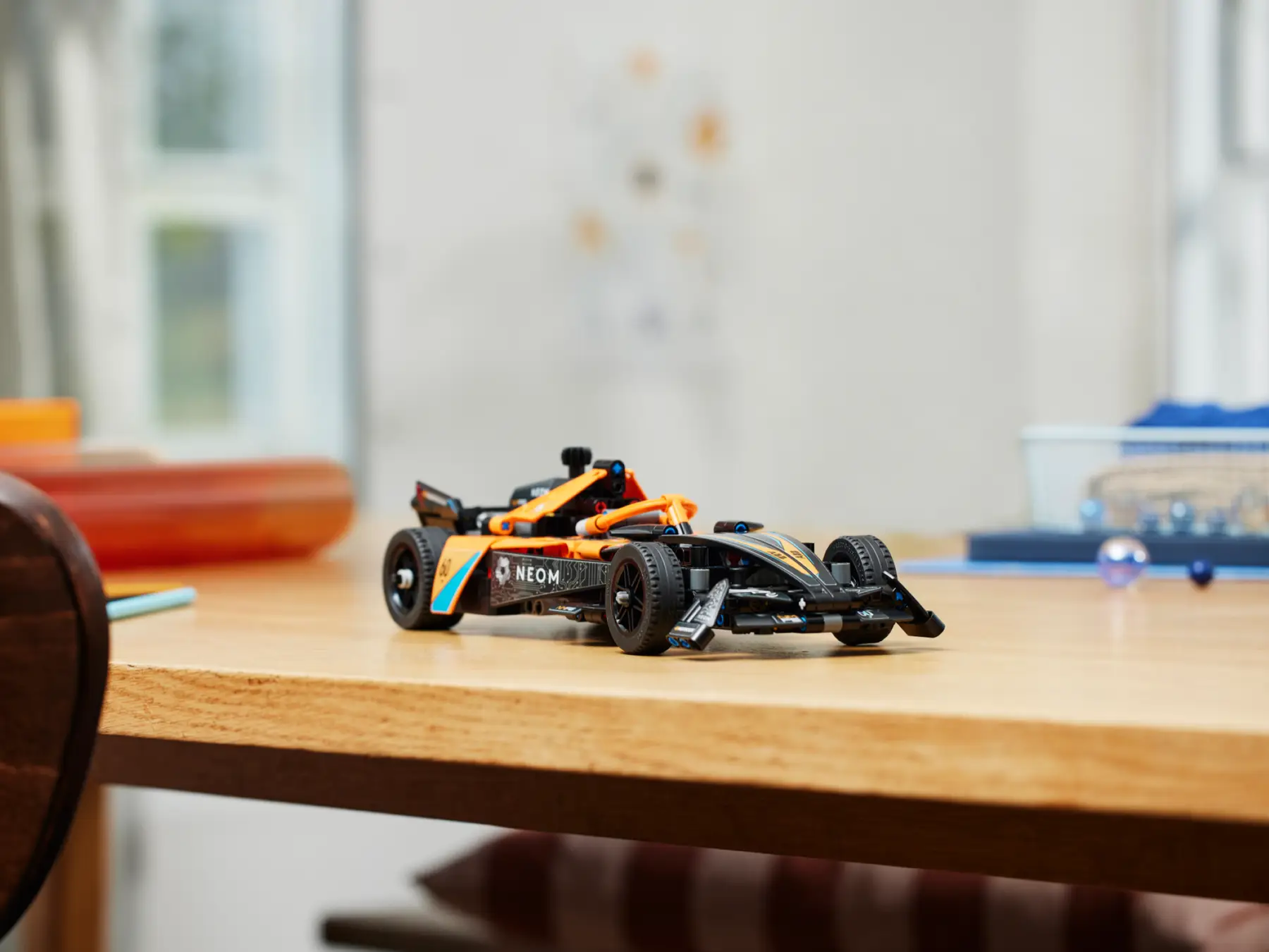 LEGO Technic NEOM McLaren Formula E Yarış Arabası 42169