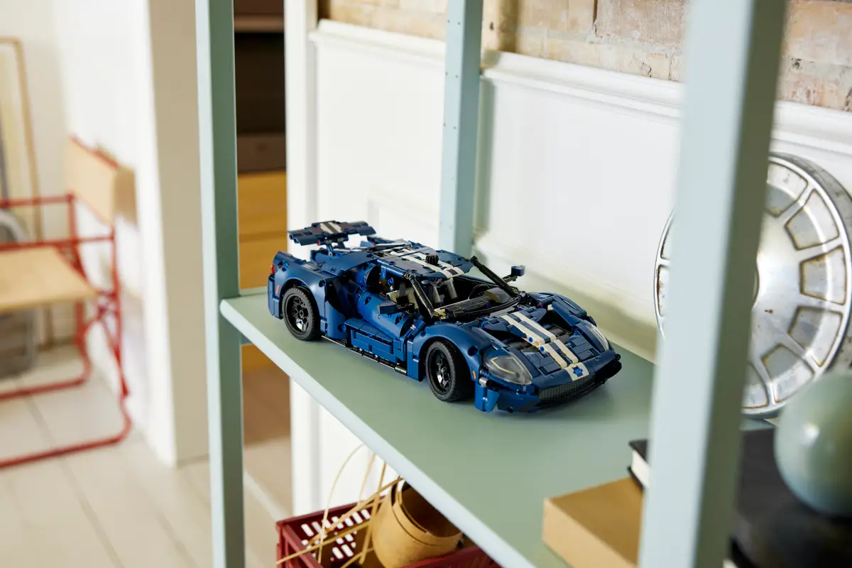 LEGO Technic 2022 Ford GT - Thumbnail