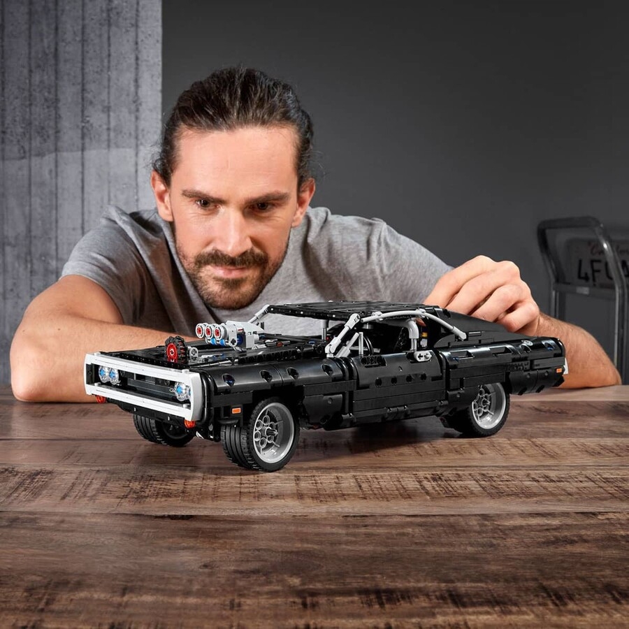 LEGO Technic Dom's Dodge Charger - Thumbnail