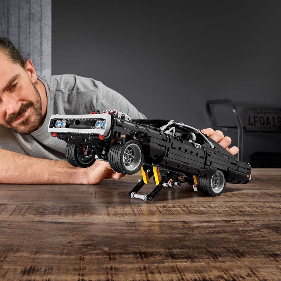 LEGO Technic Dom's Dodge Charger - Thumbnail