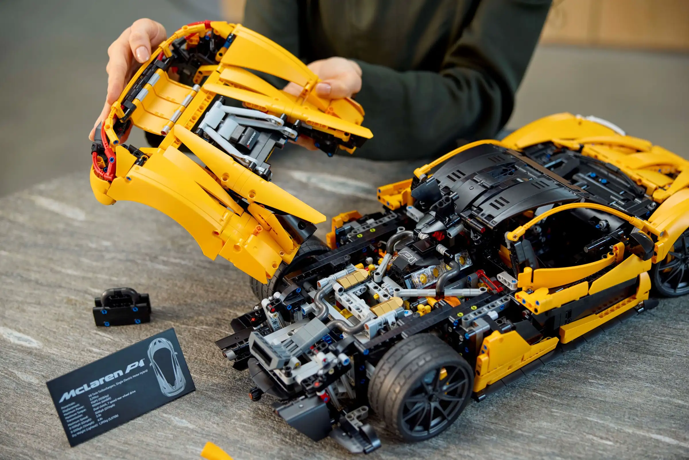 Lego Technic McLaren P1™ 42172