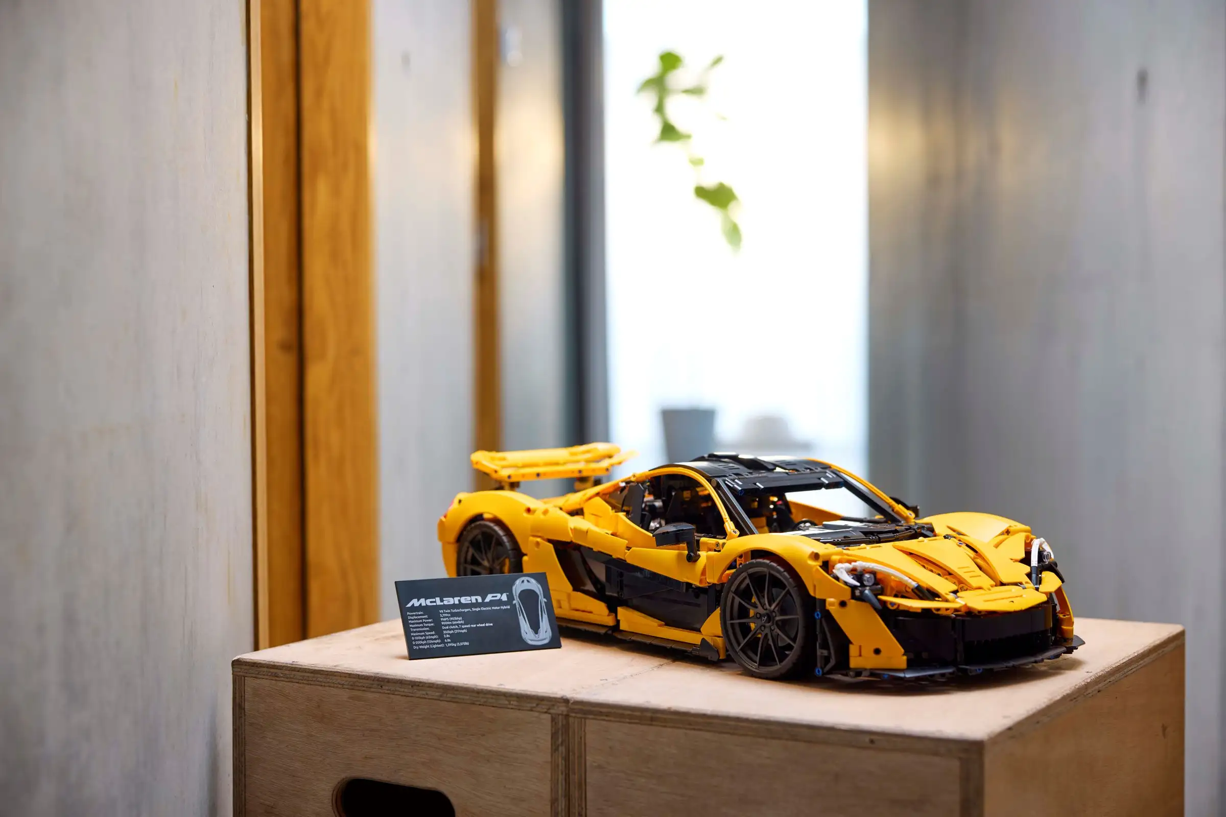 Lego Technic McLaren P1™ 42172