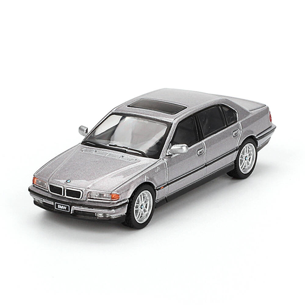 Mini GT 1/64 BMW 750IL Aspen Silver Metallic - Blister Paket MGT00792-BL