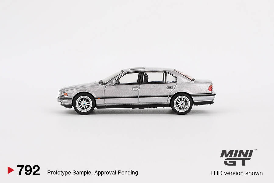 Mini GT 1/64 BMW 750IL Aspen Silver Metallic MGT00792