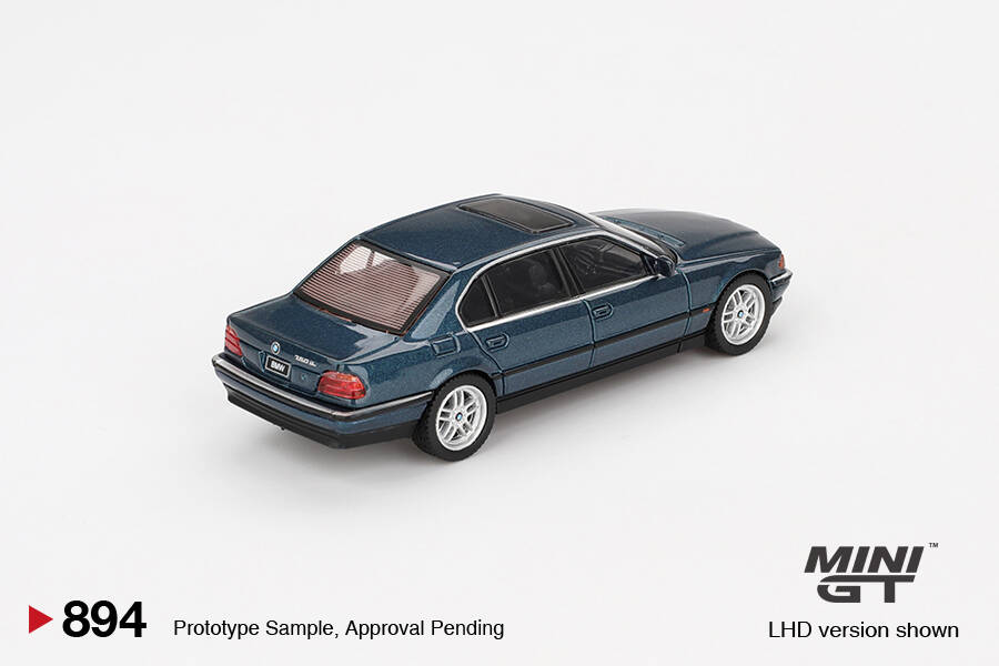 Mini GT 1/64 BMW 750IL Sorrento BlueMetallic MGT00894