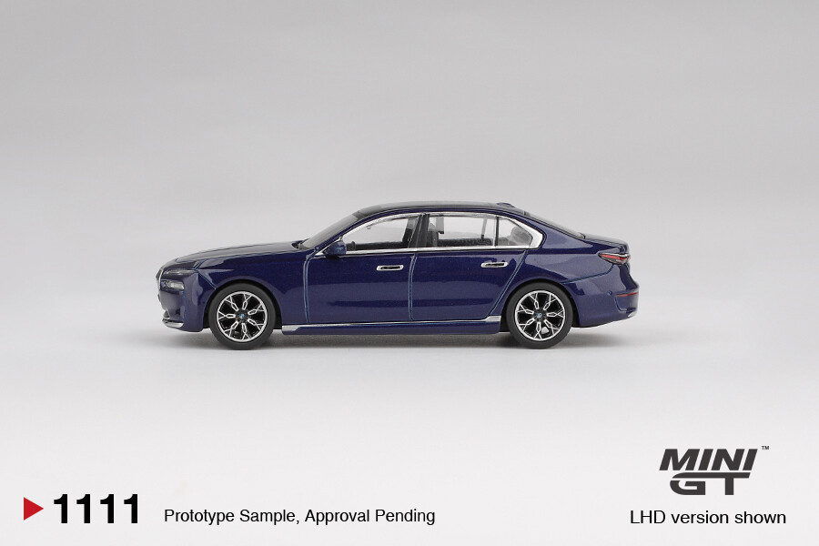 Mini GT 1/64 BMW i7 xDrive60 Tanzanite Blue Metallic MGT01111 - Thumbnail