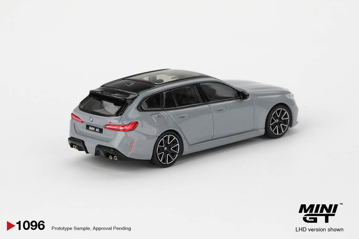 Mini GT 1/64 BMW M5 Touring (G99) Brooklyn Grey Metallic MGT01096