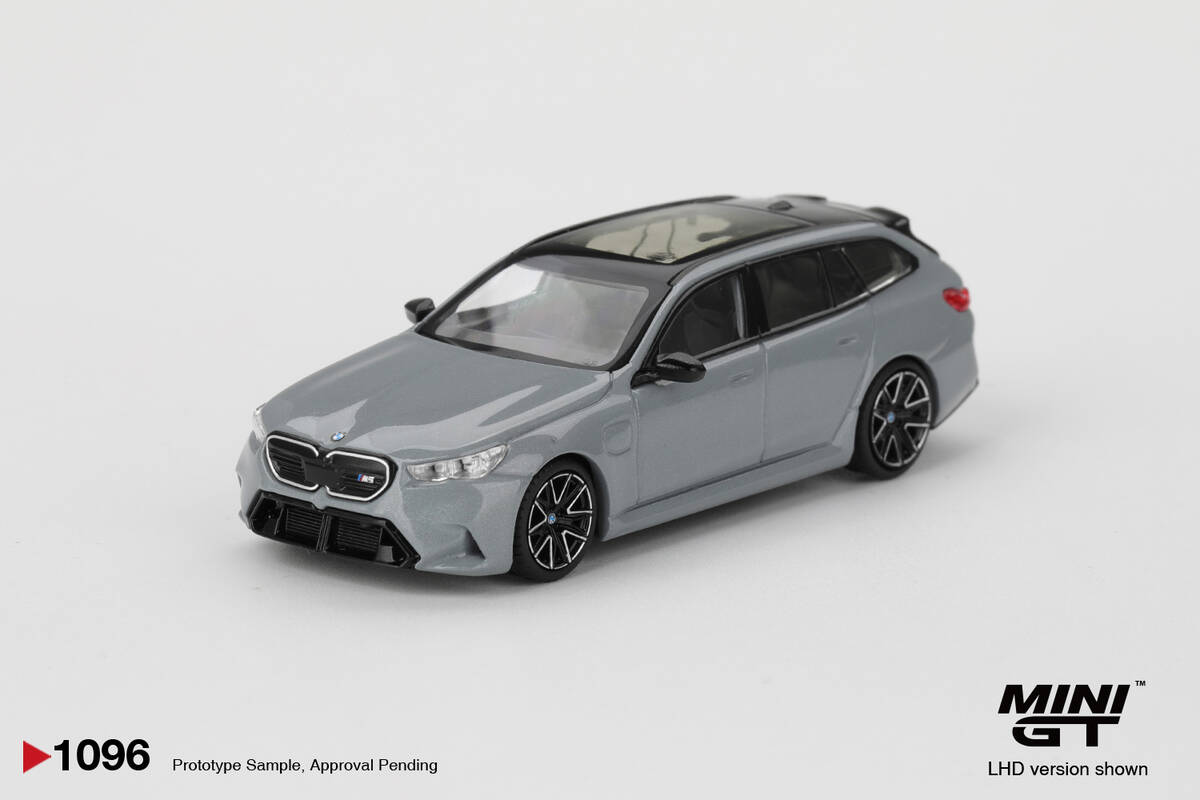 Mini GT 1/64 BMW M5 Touring (G99) Brooklyn Grey Metallic MGT01096