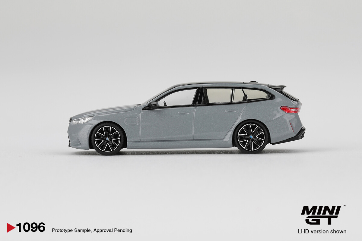 Mini GT 1/64 BMW M5 Touring (G99) Brooklyn Grey Metallic MGT01096 - Thumbnail