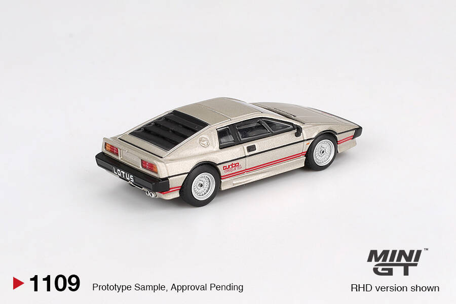 Mini GT 1/64 Lotus Esprit Turbo Metallic Silver MGT01109