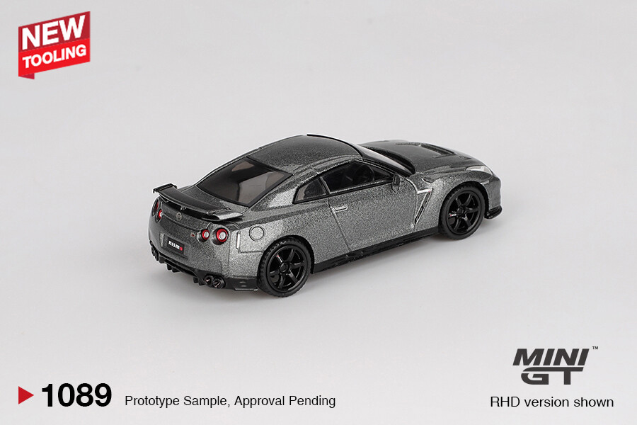 Mini GT 1/64 NISSAN GT-R 2013 Dark Metal Gray(NISMO R35 CRS Version) MGT01089 - Thumbnail