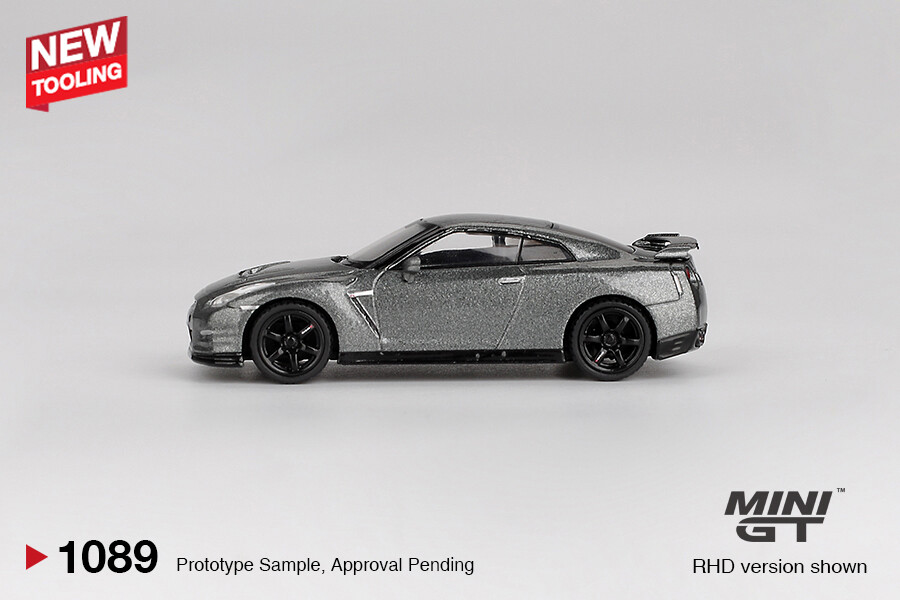 Mini GT 1/64 NISSAN GT-R 2013 Dark Metal Gray(NISMO R35 CRS Version) MGT01089 - Thumbnail