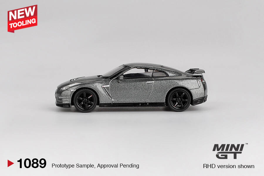 Mini GT 1/64 NISSAN GT-R 2013 Dark Metal Gray(NISMO R35 CRS Version) MGT01089