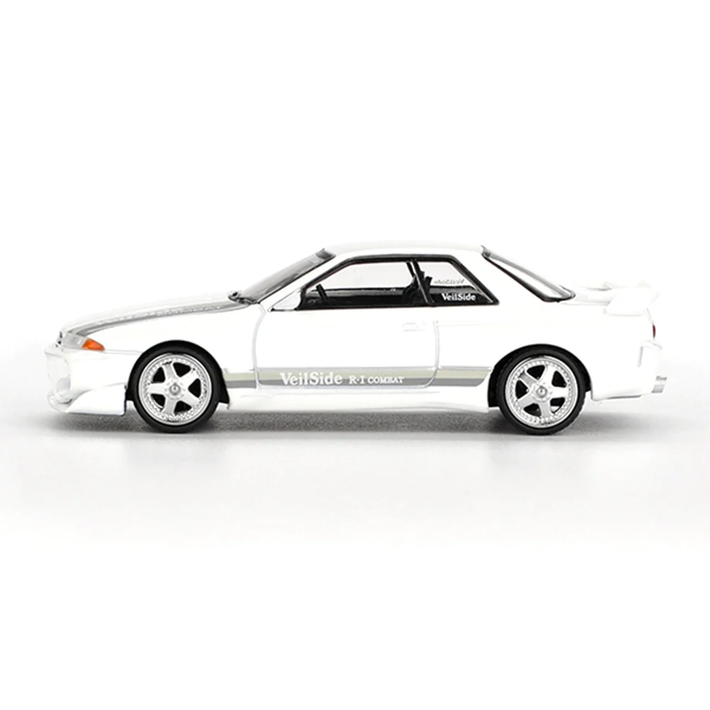Mini GT 1/64 Nissan Skyline GT-R (R32) VeilSide Combat C-I White MGT01066-BL