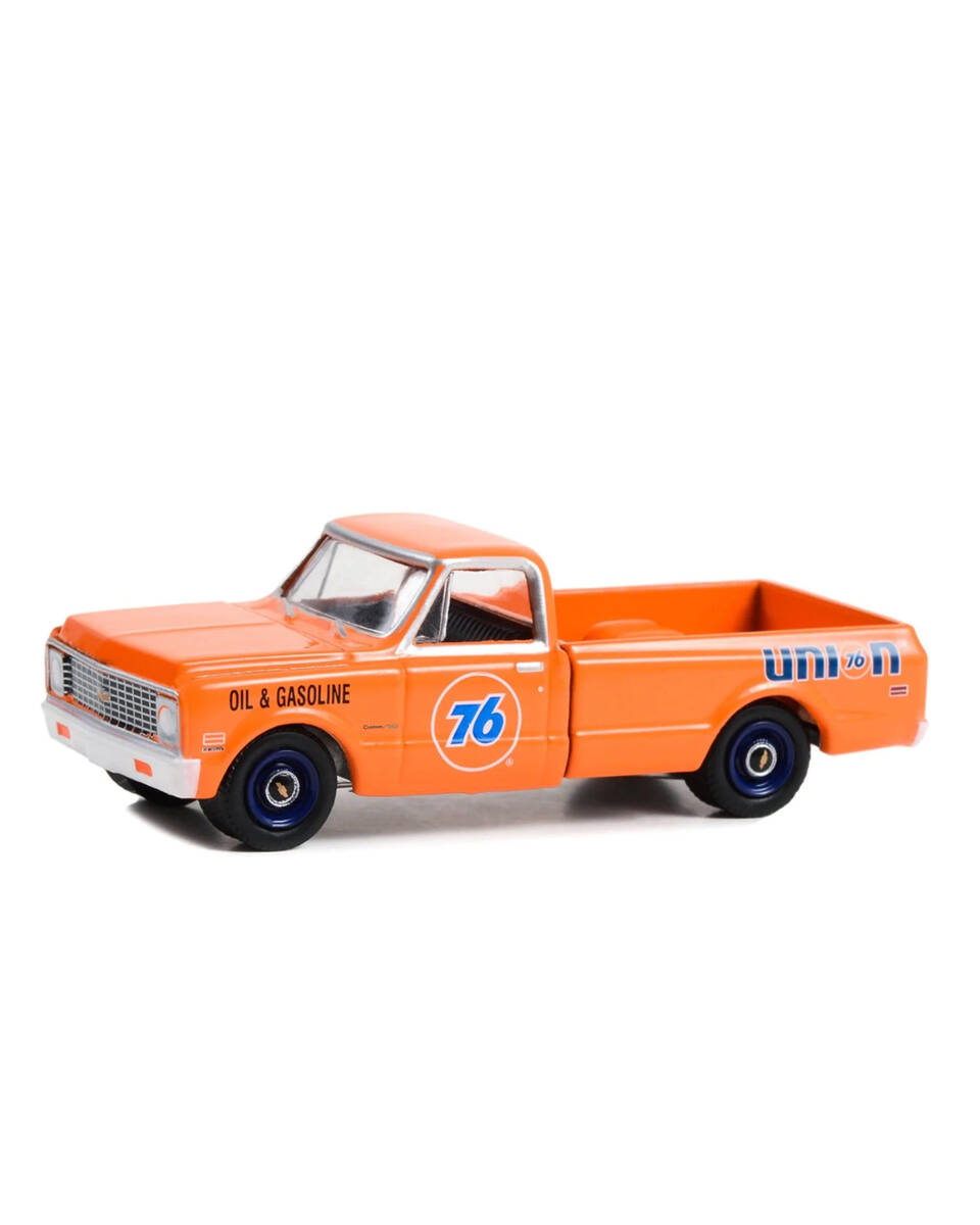 Greenlight 1:64 Anniversary Collection Series 15 - 1972 Chevrolet C-10 - Union 76 Oil & Gasoline - Union 76 Celebrating 90 Years Solid Pack 28120-C