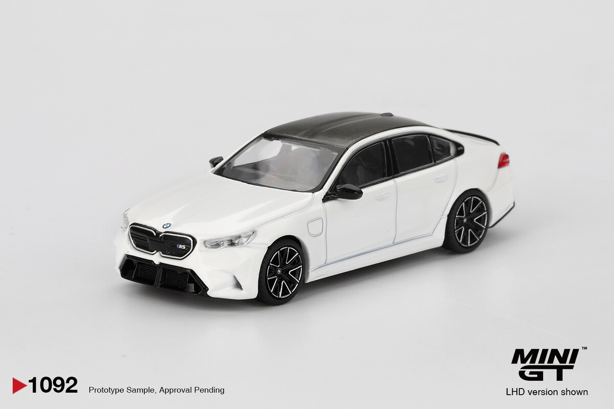 (ÖN SATIŞ) Mini GT 1/64 BMW M5 Alpine White MGT01092 - Thumbnail