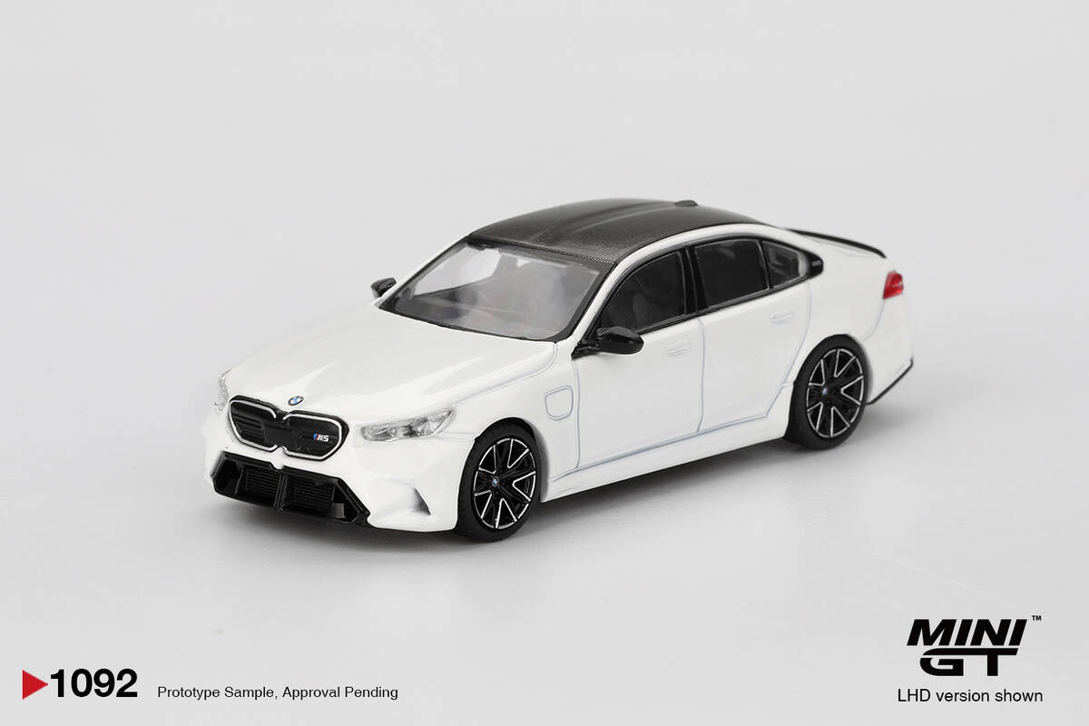(ÖN SATIŞ) Mini GT 1/64 BMW M5 Alpine White MGT01092