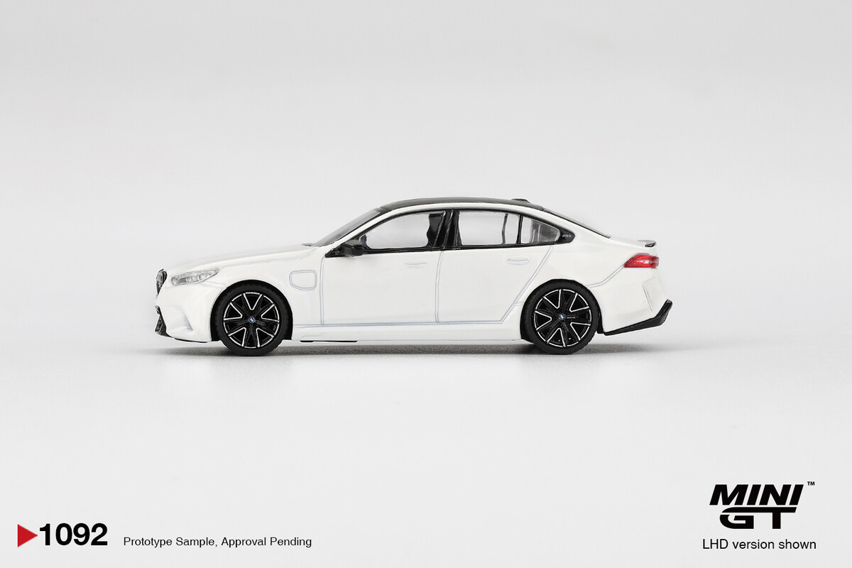 (ÖN SATIŞ) Mini GT 1/64 BMW M5 Alpine White MGT01092 - Thumbnail