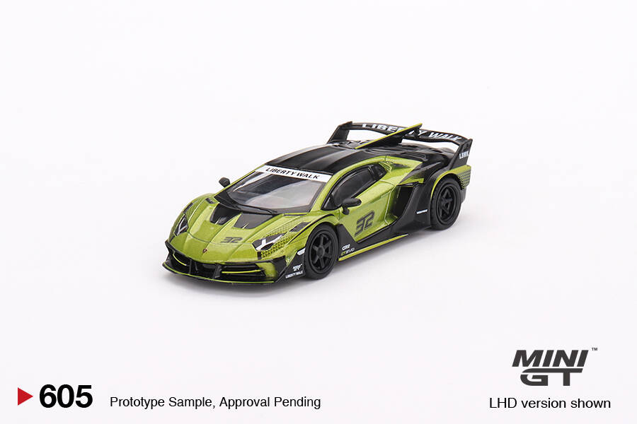 Mini GT 1/64 Lamborghini LB-Silhouette WORKS Aventador GT EVO Lime MGT00605