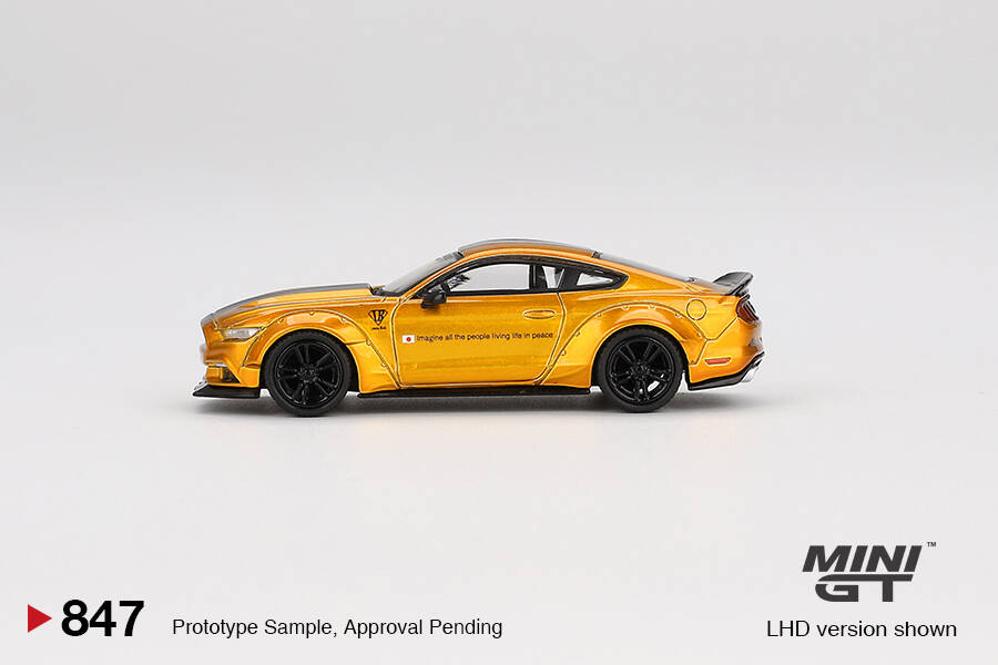 (ÖN SATIŞ) Mini GT 1/64 LB-WORKS FORD MUSTANG LB Gold - Blister Paket MGT00847-BL
