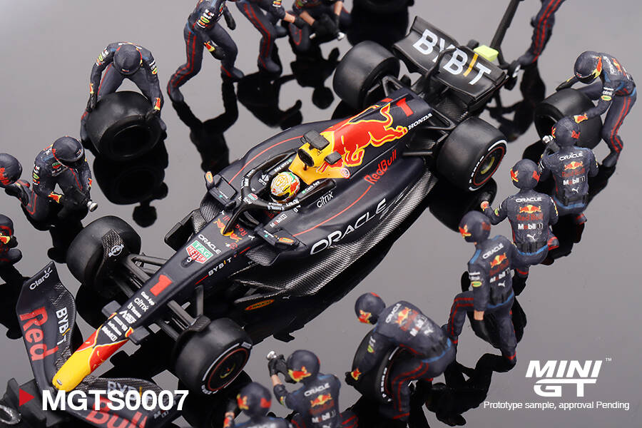 Mini GT 1/64 Oracle Red Bull Racing RB18 Max Verstappen 2022 Abu Dhabi GP Pit Crew Set -Limited Edition 5000 Sets MGTS0007