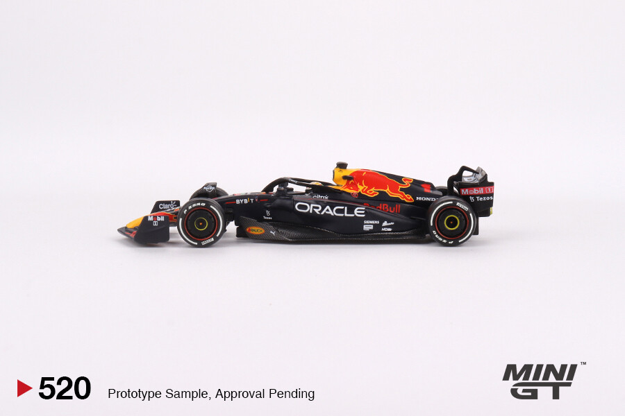 Mini GT 1/64 Oracle Red Bull Racing RB18 Max Verstappen 2022 Abu Dhabi Grand Prix Winner MGT00520 - Thumbnail