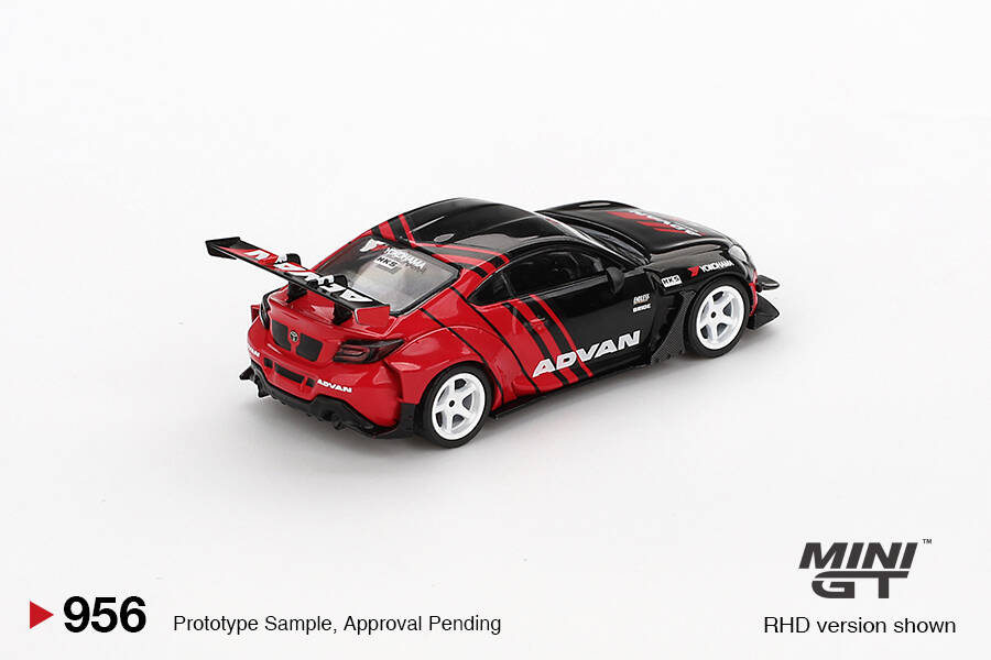 (ÖN SATIŞ) Mini GT 1/64 Toyota GR86 HKS TYPE R ADVAN 2022 Tokyo Auto Salon MGT00956