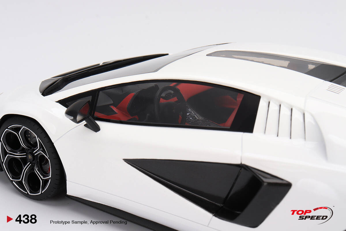 TopSpeed 1/18 Lamborghini Countach LPI 800-4 Bianco Siderale TS0438