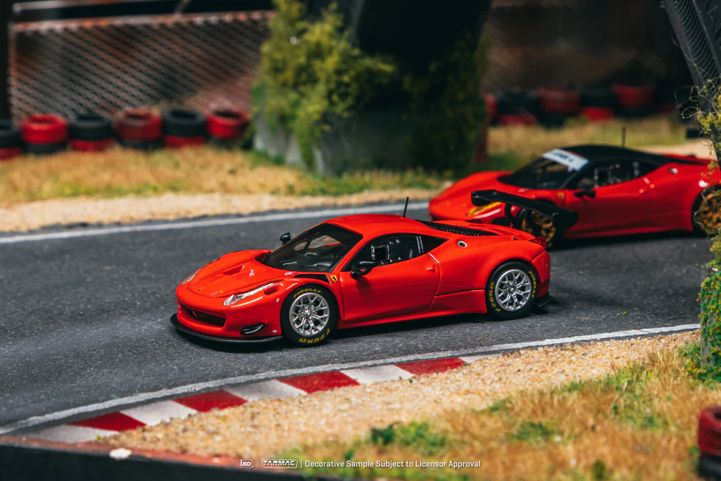 Tarmac Works 1/64 Ferrari 458 Italia GT3 Red - ROAD64 T64R-074-RE