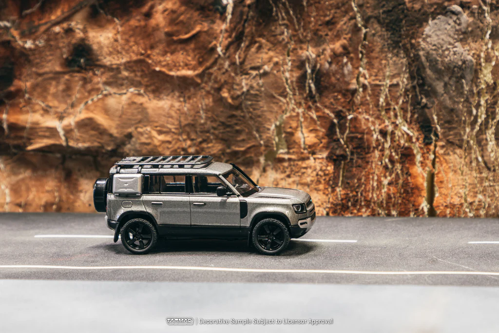 Tarmac Works 1/64 Land Rover Defender 110 Grey Metallic - GLOBAL64 T64G-020-GY