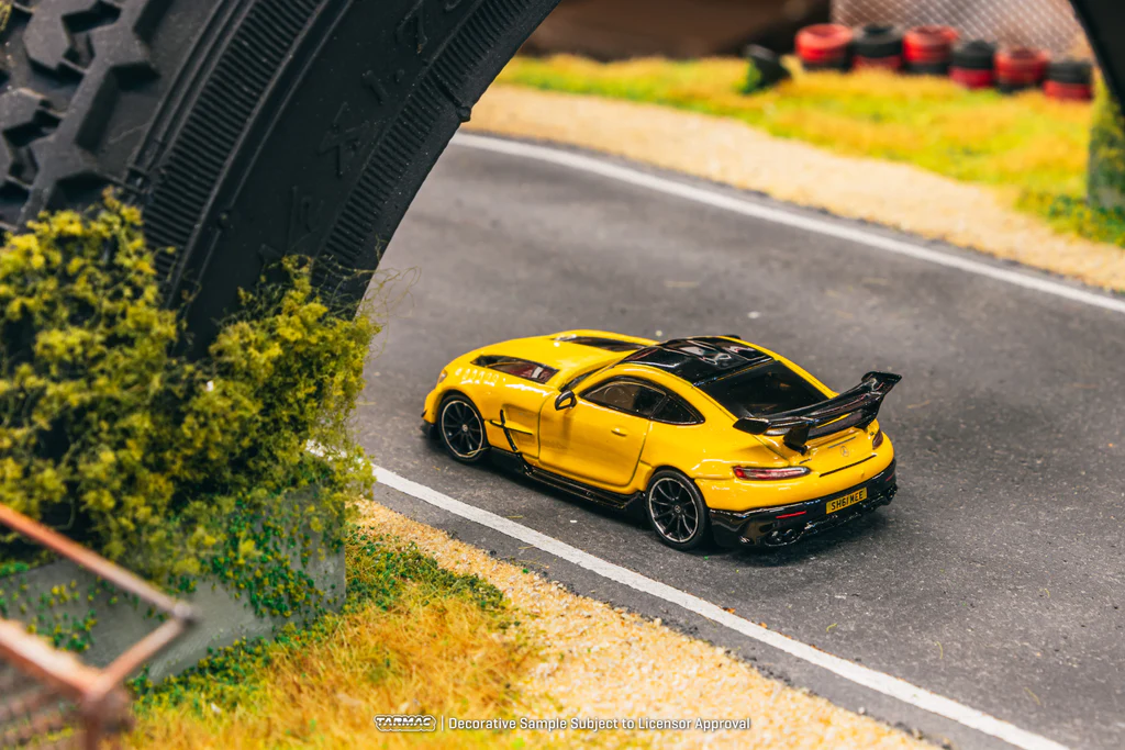 Tarmac Works 1/64 Mercedes-Benz AMG GT Black Series - SHMEE150 - GLOBAL64 T64G-042-SHMEE - Thumbnail