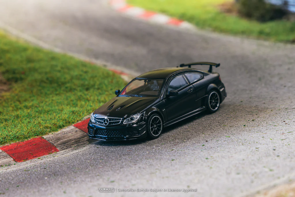 Tarmac Works 1/64 Mercedes-Benz C 63 AMG Coupé Black Series Matte Black - GLOBAL64 T64G-009-MB