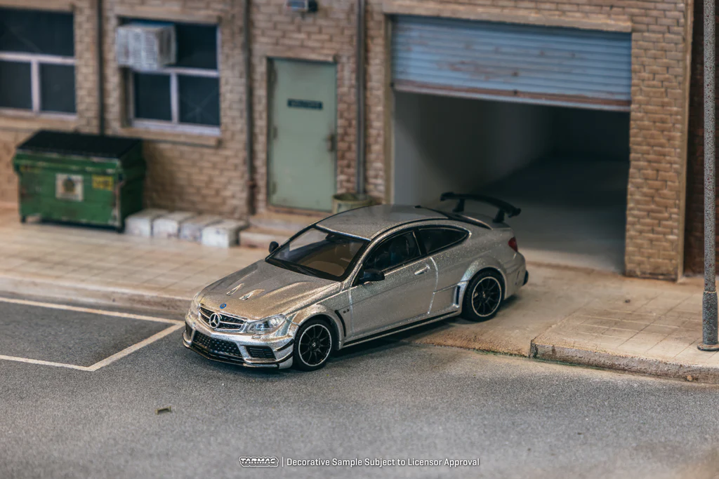 Tarmac Works 1/64 Mercedes-Benz C 63 AMG Coupé Black Series Silver Metallic - GLOBAL64 T64G-009-SL - Thumbnail